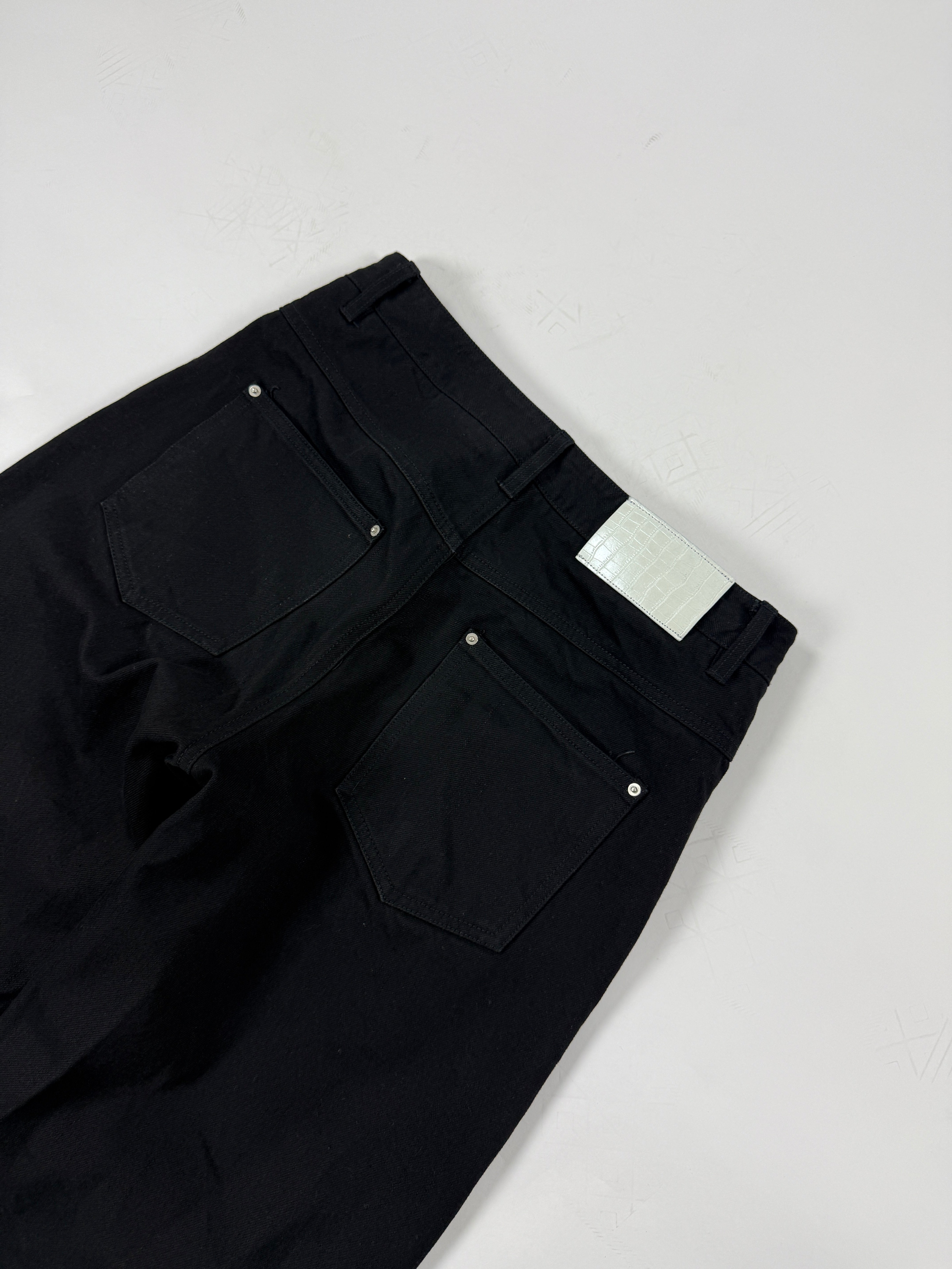 JET BLACK SELVAGE DENIM
